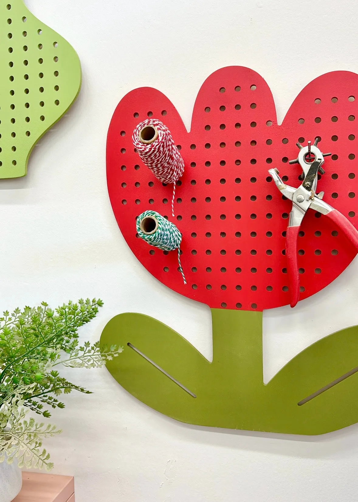 Large Tulip Pegboard